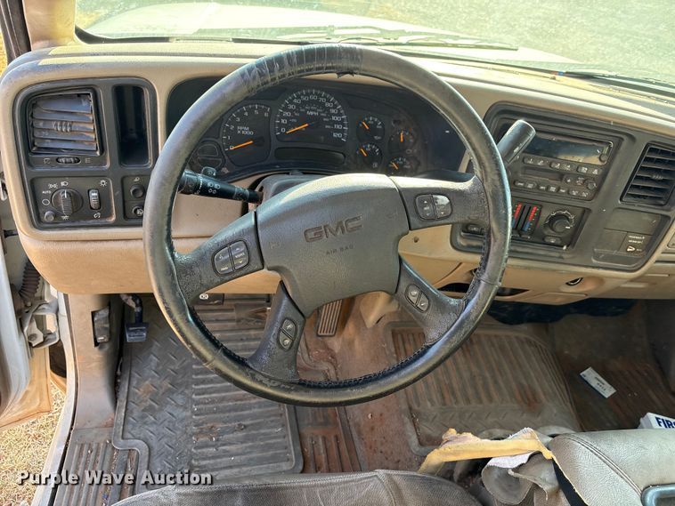 image for item ET1178 2004 GMC Sierra 1500 Ext. Cab pickup truck