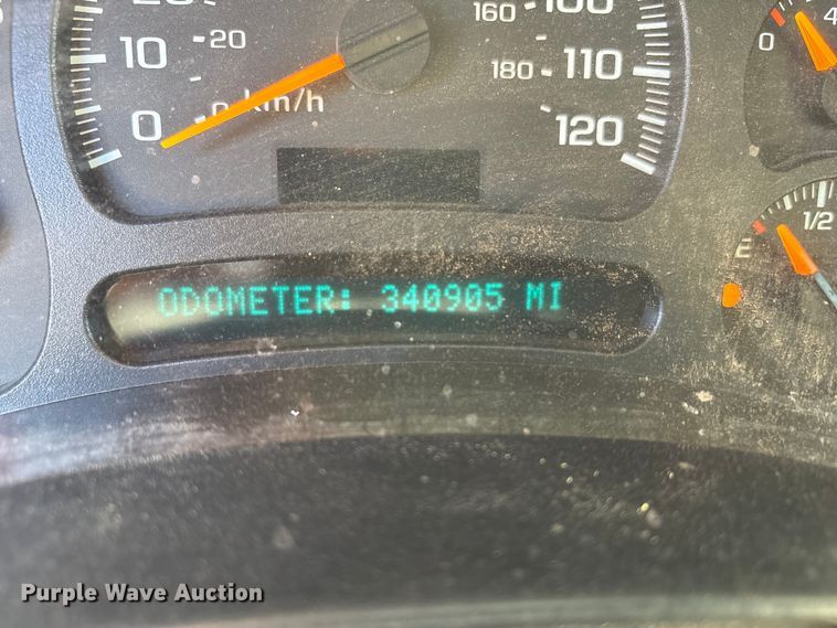 image for item ET1178 2004 GMC Sierra 1500 Ext. Cab pickup truck