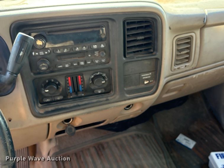 image for item ET1178 2004 GMC Sierra 1500 Ext. Cab pickup truck