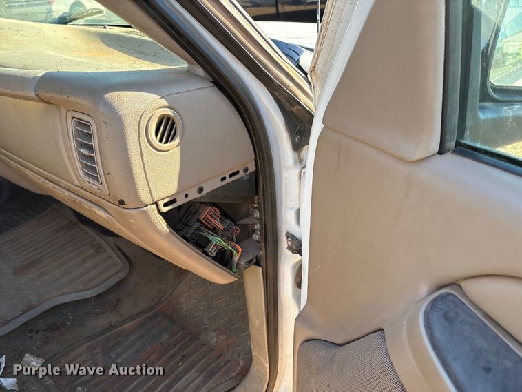 image for item ET1178 2004 GMC Sierra 1500 Ext. Cab pickup truck