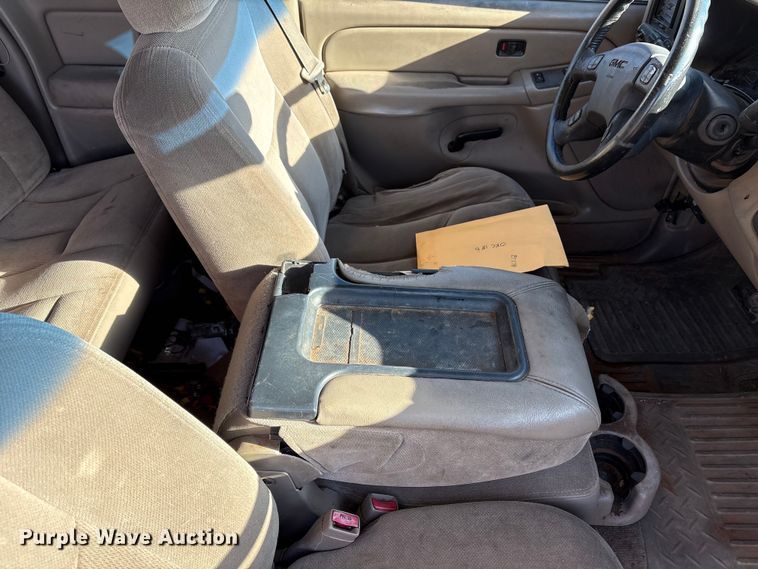 image for item ET1178 2004 GMC Sierra 1500 Ext. Cab pickup truck