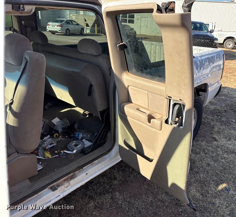 image for item ET1178 2004 GMC Sierra 1500 Ext. Cab pickup truck