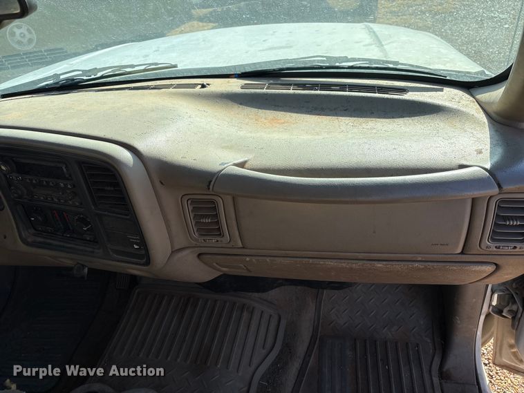 image for item ET1178 2004 GMC Sierra 1500 Ext. Cab pickup truck