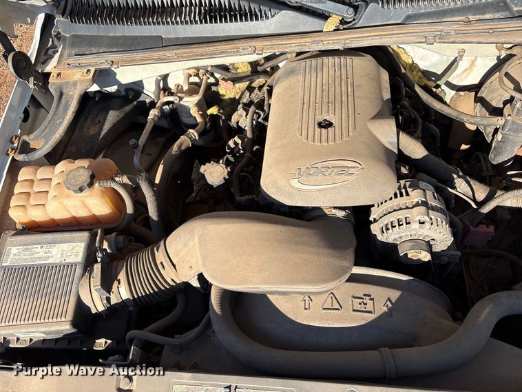 image for item ET1178 2004 GMC Sierra 1500 Ext. Cab pickup truck