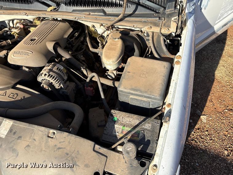 image for item ET1178 2004 GMC Sierra 1500 Ext. Cab pickup truck