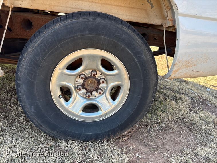 image for item ET1178 2004 GMC Sierra 1500 Ext. Cab pickup truck