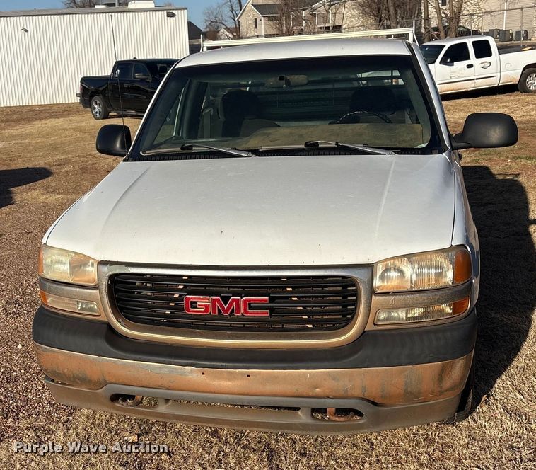 image for item ET1205 1999 GMC Sierra 1500 pickup truck