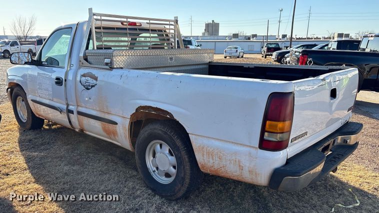 image for item ET1205 1999 GMC Sierra 1500 pickup truck