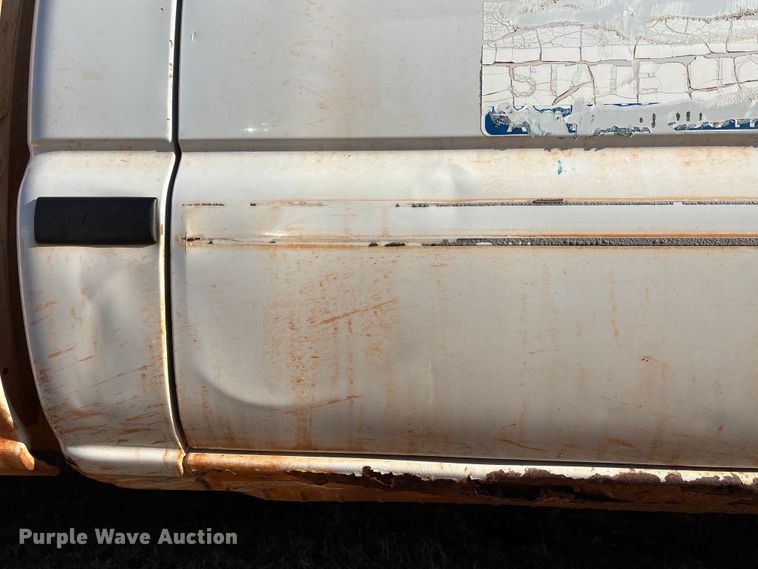 image for item ET1205 1999 GMC Sierra 1500 pickup truck