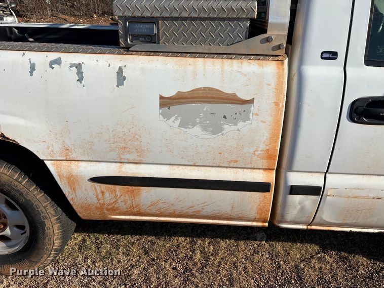 image for item ET1205 1999 GMC Sierra 1500 pickup truck