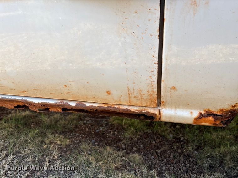 image for item ET1205 1999 GMC Sierra 1500 pickup truck