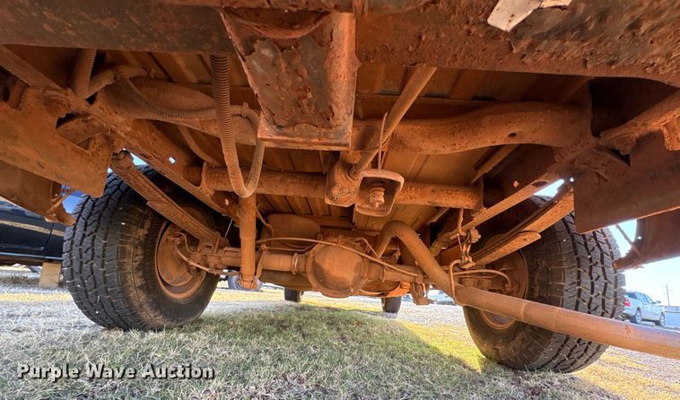 image for item ET1205 1999 GMC Sierra 1500 pickup truck