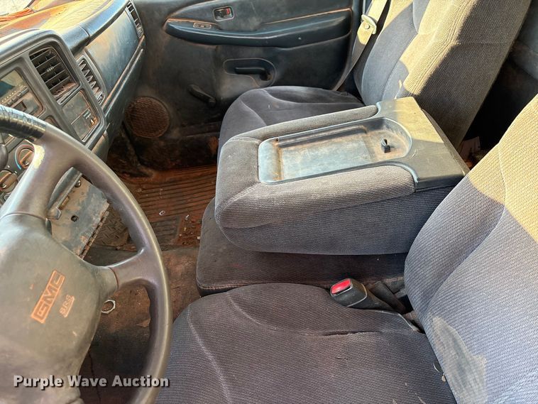 image for item ET1205 1999 GMC Sierra 1500 pickup truck