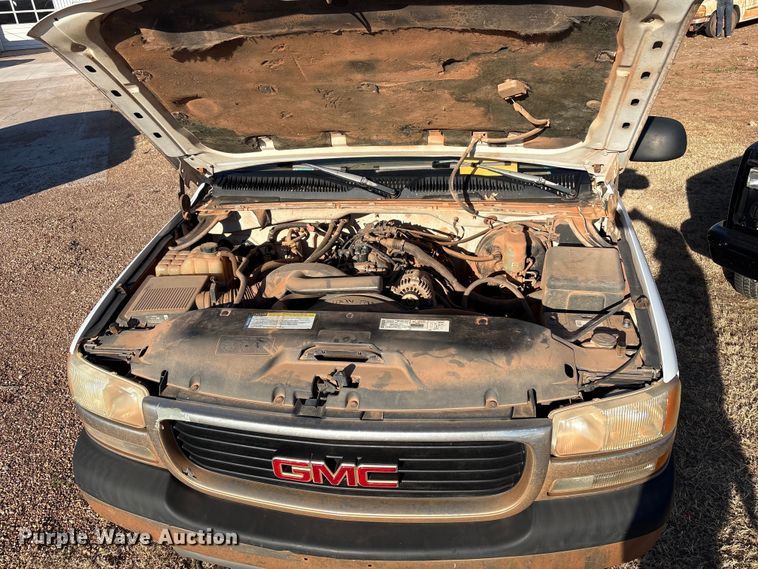 image for item ET1205 1999 GMC Sierra 1500 pickup truck