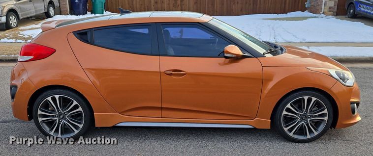image for item ET1236 2016 Hyundai Veloster Turbo 