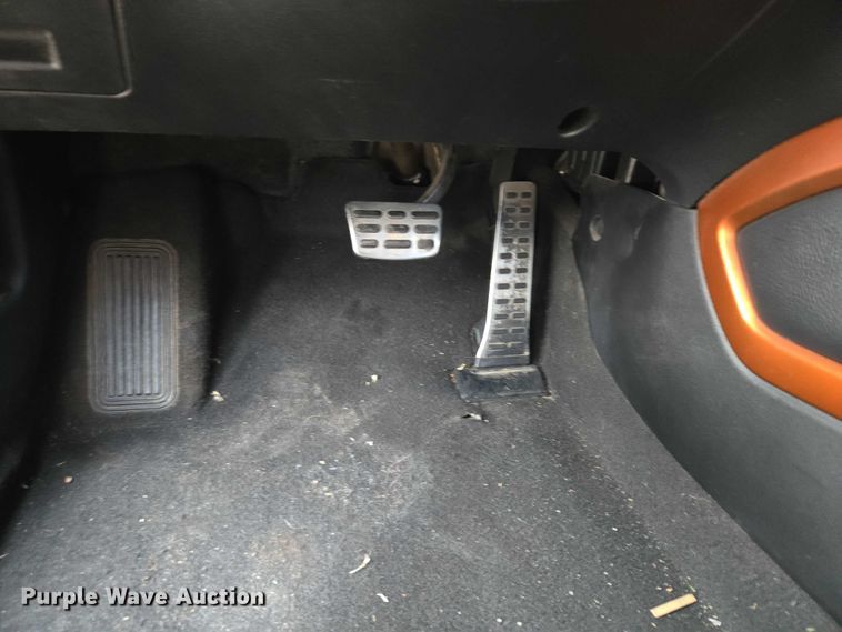 image for item ET1236 2016 Hyundai Veloster Turbo 