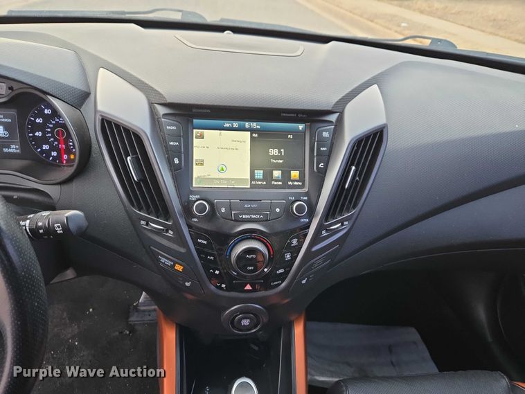 image for item ET1236 2016 Hyundai Veloster Turbo 