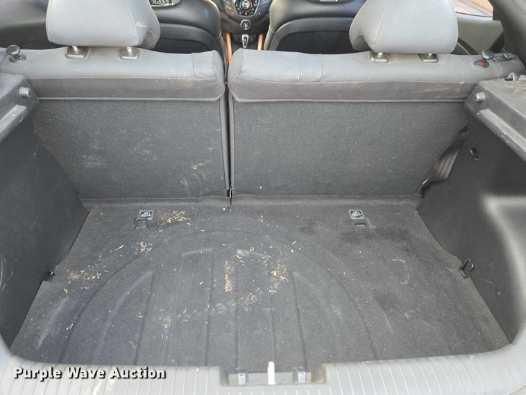 image for item ET1236 2016 Hyundai Veloster Turbo 