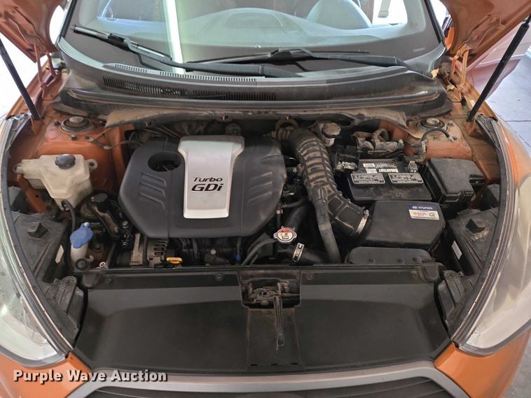 image for item ET1236 2016 Hyundai Veloster Turbo 