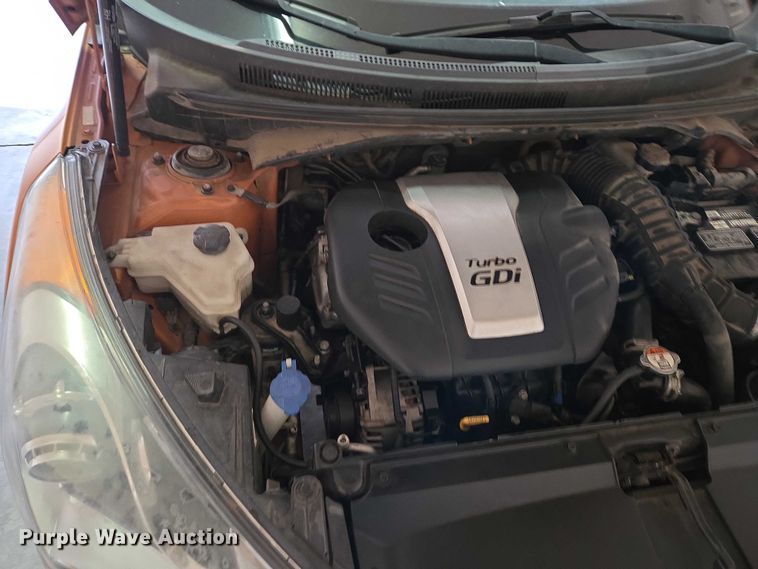 image for item ET1236 2016 Hyundai Veloster Turbo 