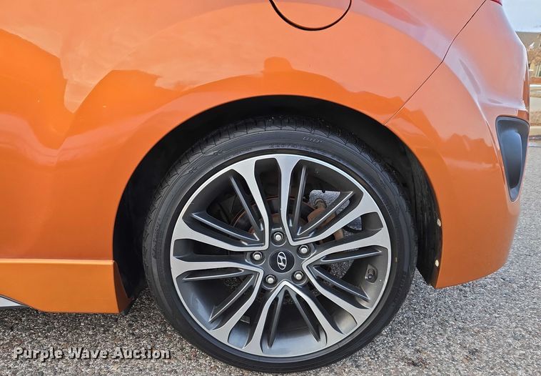 image for item ET1236 2016 Hyundai Veloster Turbo 