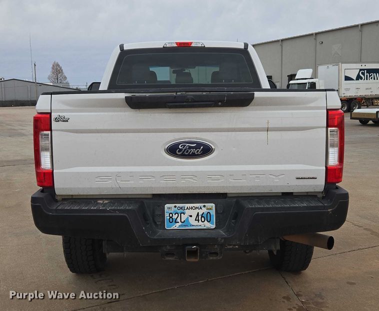 image for item ET1293 2017 Ford F250 Super Duty pickup truck