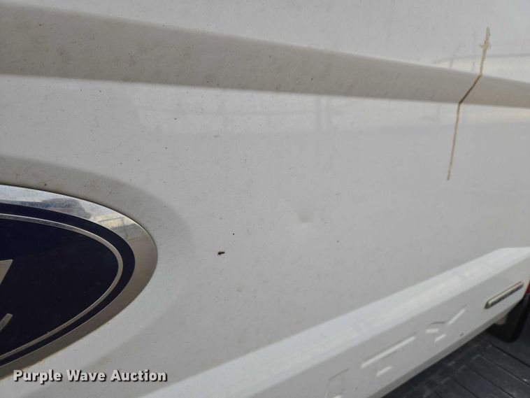 image for item ET1293 2017 Ford F250 Super Duty pickup truck