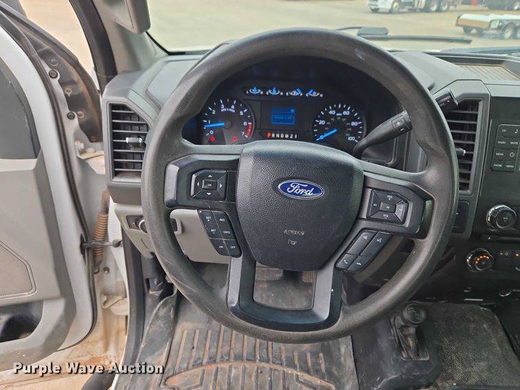 image for item ET1293 2017 Ford F250 Super Duty pickup truck