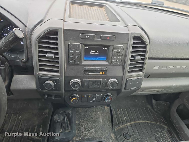 image for item ET1293 2017 Ford F250 Super Duty pickup truck