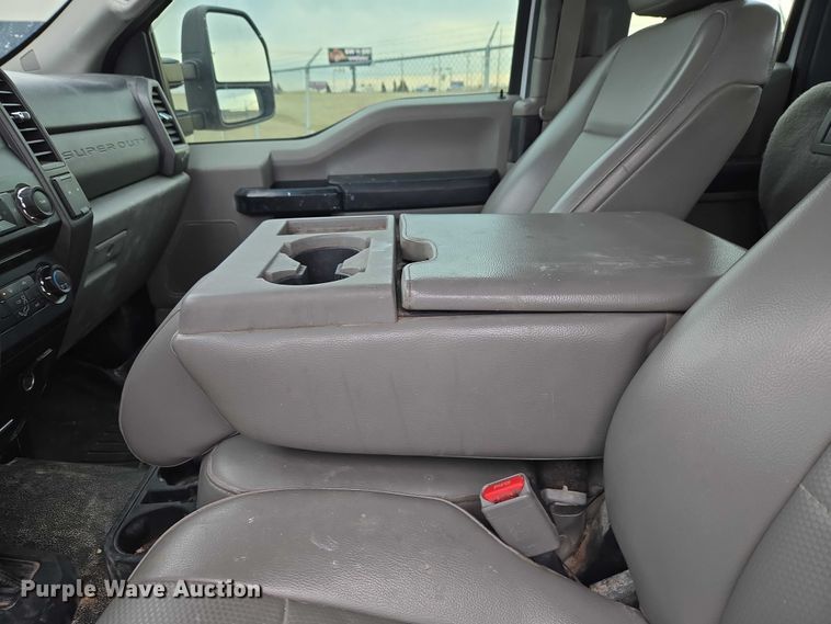 image for item ET1293 2017 Ford F250 Super Duty pickup truck