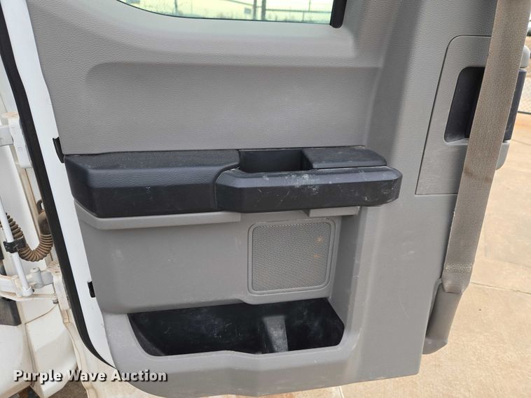 image for item ET1293 2017 Ford F250 Super Duty pickup truck