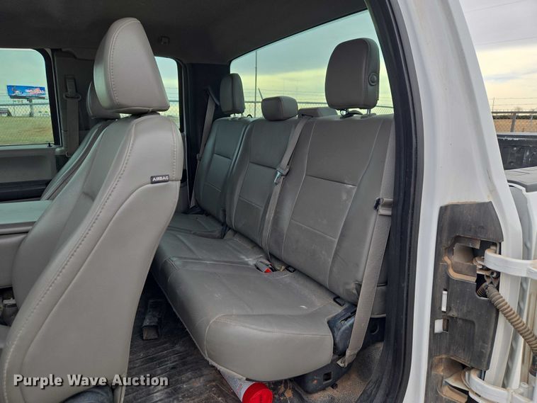 image for item ET1293 2017 Ford F250 Super Duty pickup truck