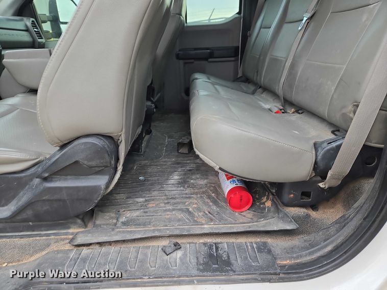 image for item ET1293 2017 Ford F250 Super Duty pickup truck