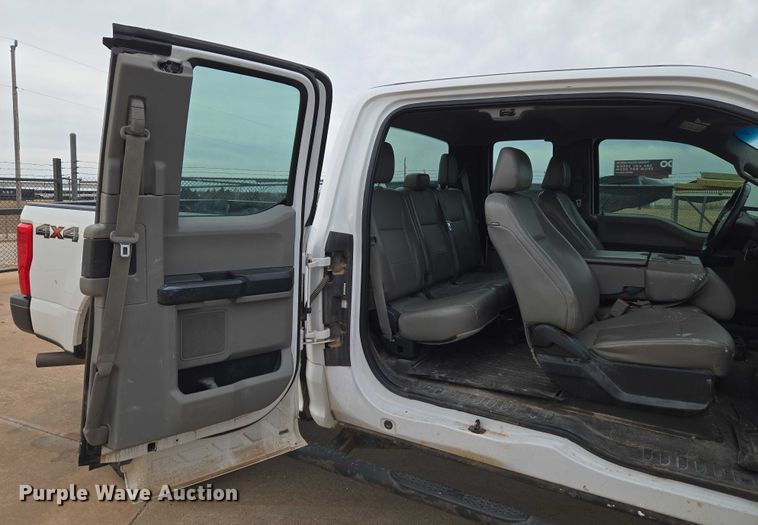 image for item ET1293 2017 Ford F250 Super Duty pickup truck