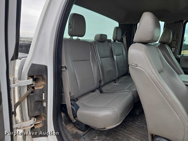 image for item ET1293 2017 Ford F250 Super Duty pickup truck