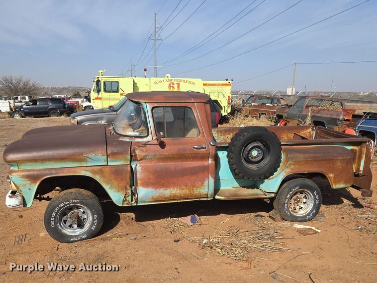 image for item ET1346 1961 Chevrolet Apache 10 pickup truck