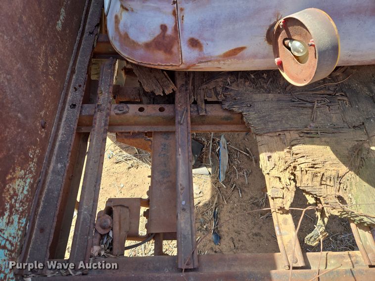 image for item ET1346 1961 Chevrolet Apache 10 pickup truck