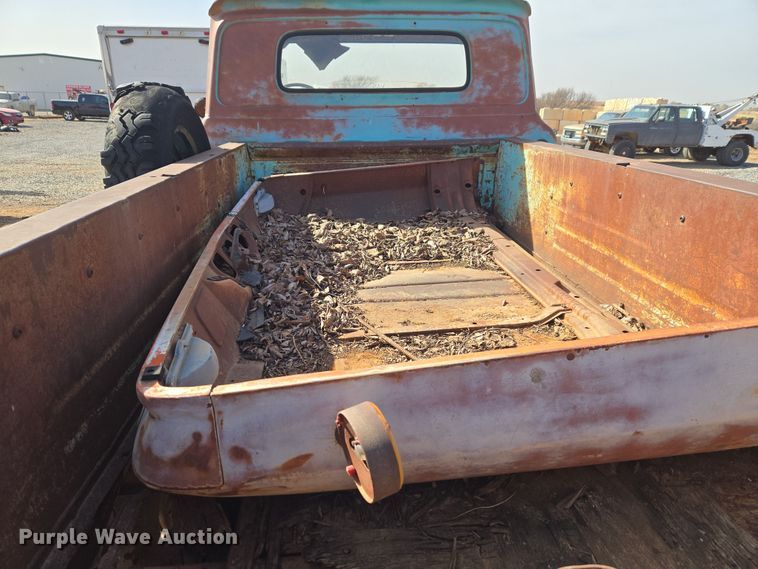 image for item ET1346 1961 Chevrolet Apache 10 pickup truck