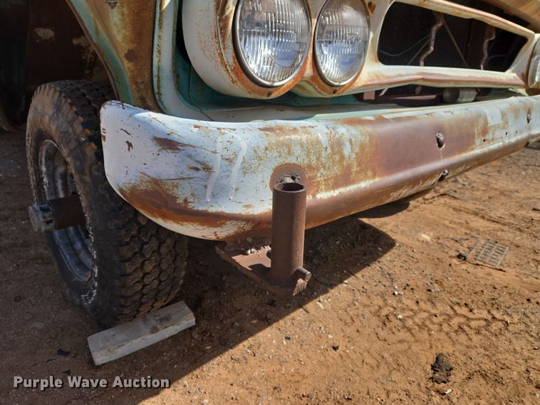 image for item ET1346 1961 Chevrolet Apache 10 pickup truck