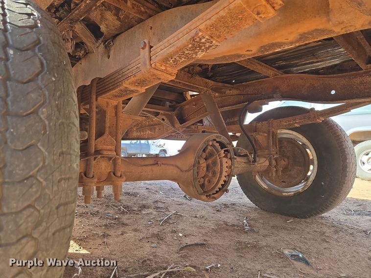 image for item ET1346 1961 Chevrolet Apache 10 pickup truck