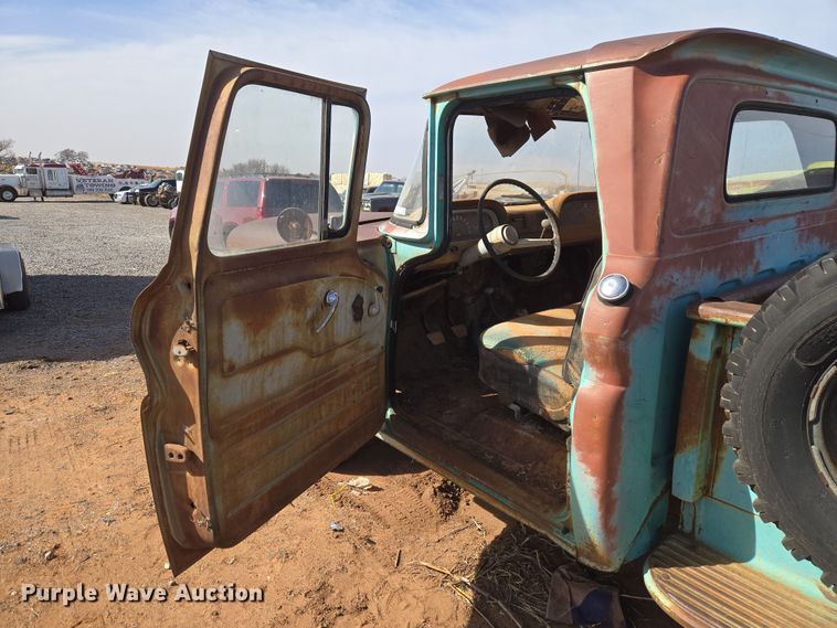 image for item ET1346 1961 Chevrolet Apache 10 pickup truck