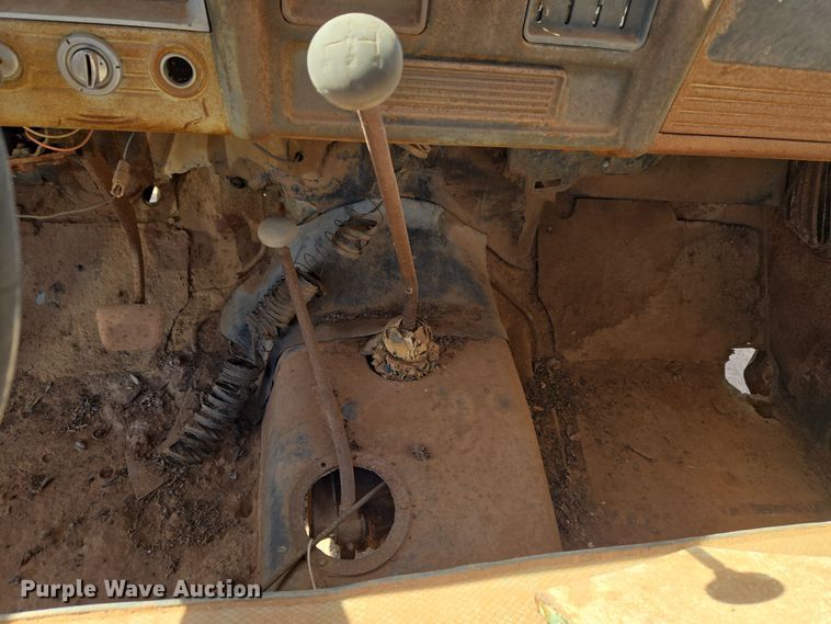 image for item ET1346 1961 Chevrolet Apache 10 pickup truck