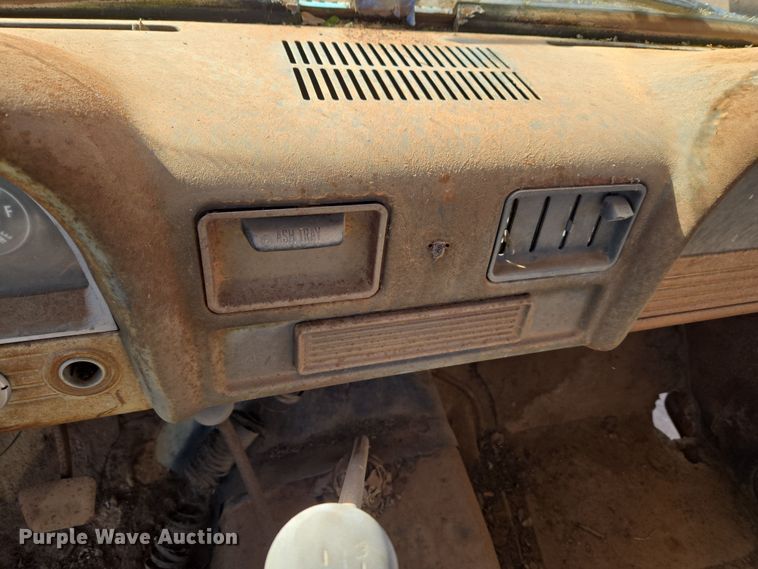 image for item ET1346 1961 Chevrolet Apache 10 pickup truck