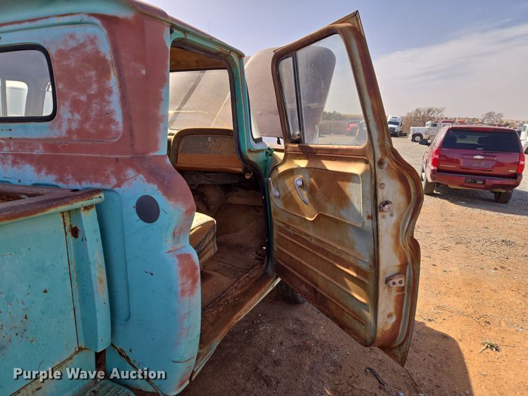 image for item ET1346 1961 Chevrolet Apache 10 pickup truck