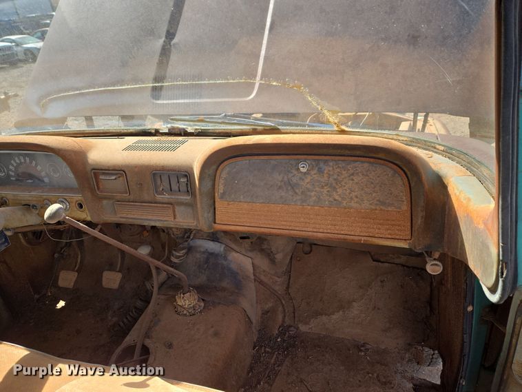 image for item ET1346 1961 Chevrolet Apache 10 pickup truck