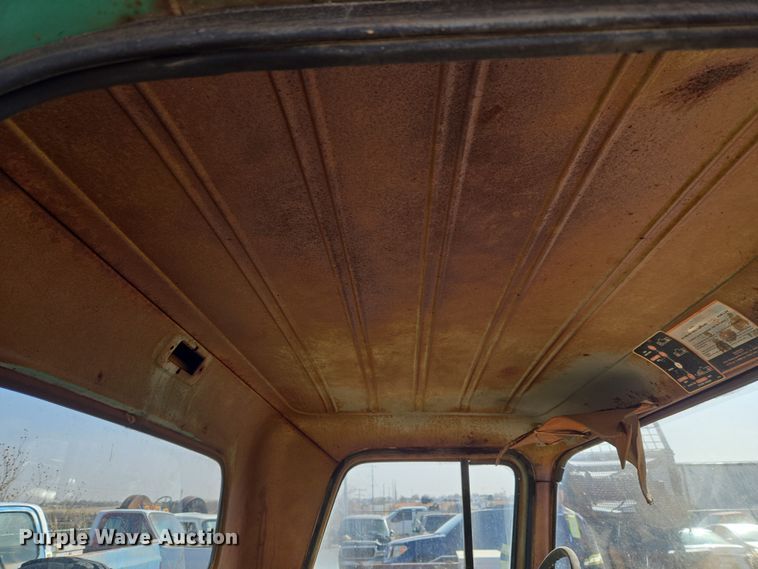 image for item ET1346 1961 Chevrolet Apache 10 pickup truck