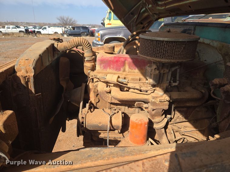 image for item ET1346 1961 Chevrolet Apache 10 pickup truck