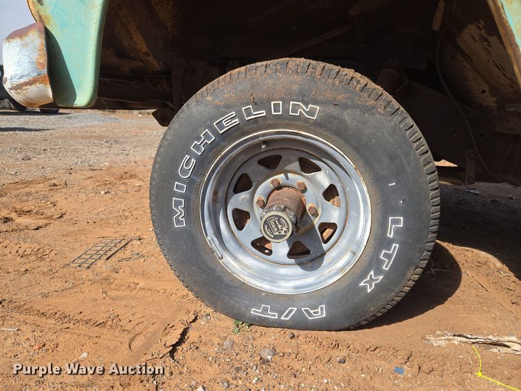 image for item ET1346 1961 Chevrolet Apache 10 pickup truck