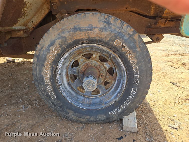 image for item ET1346 1961 Chevrolet Apache 10 pickup truck