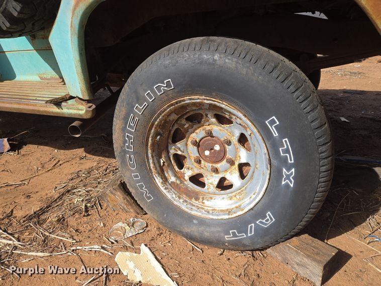 image for item ET1346 1961 Chevrolet Apache 10 pickup truck